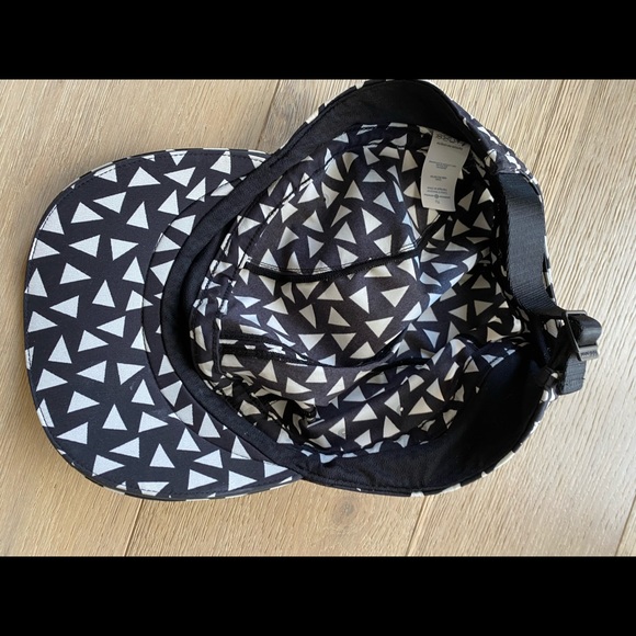 Lululemon triangle hat black white one size - Picture 5 of 6